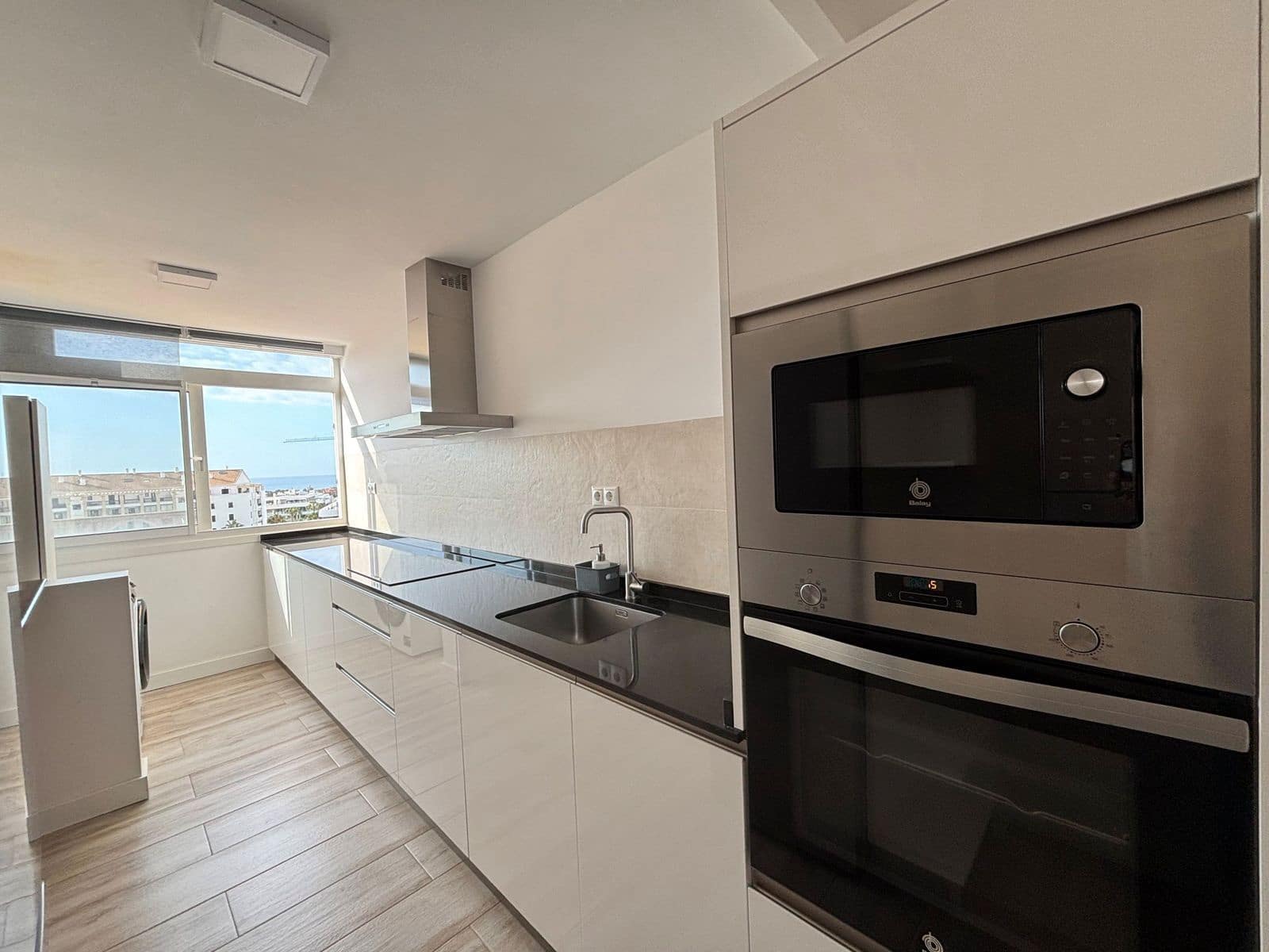 3 makuuhuone Huoneisto myytävänä paikassa San Pedro de Alcantara - 365 000 € (Ref: 9910572)