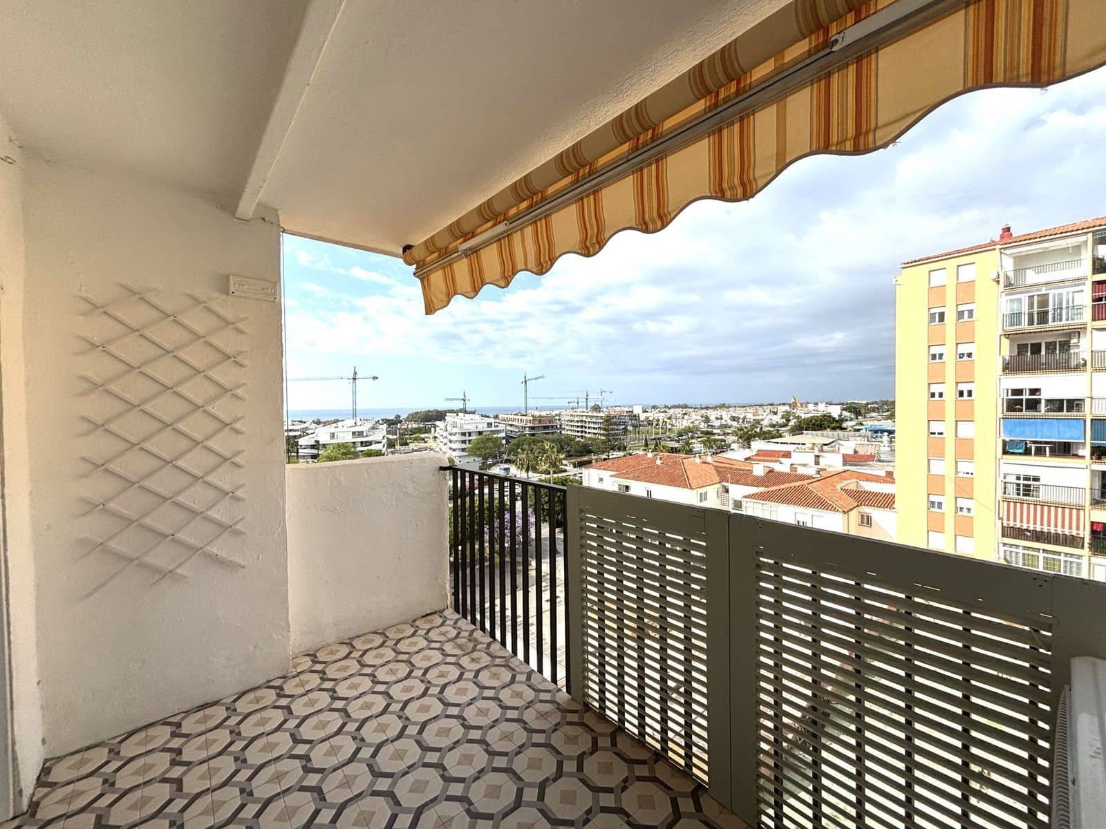 3 makuuhuone Huoneisto myytävänä paikassa San Pedro de Alcantara - 365 000 € (Ref: 9910572)