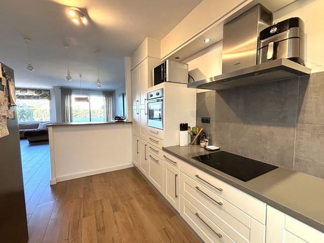 4 sypialnia Dom na sprzedaż w Atalaya-Isdabe, Estepona - 580 000 € (Ref: 9910573)