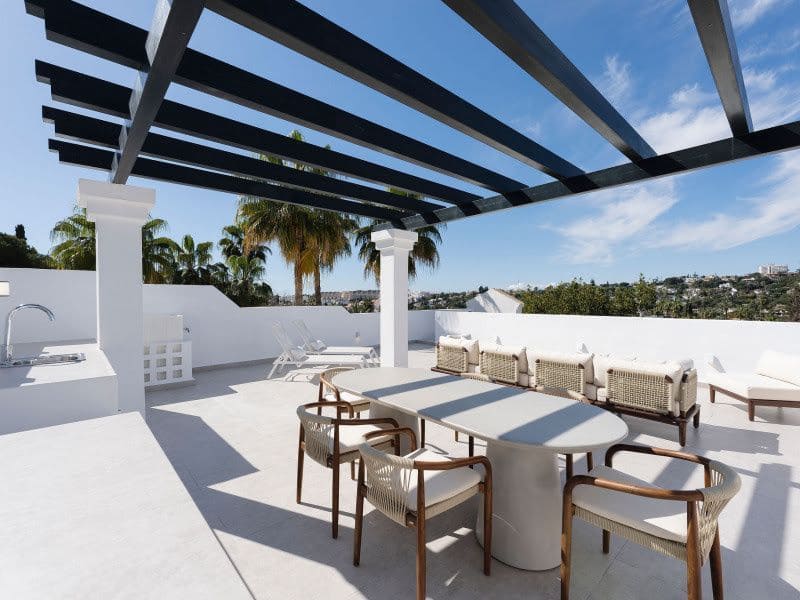 3 makuuhuone Kattohuoneisto myytävänä paikassa Nueva Andalucia - 749 000 € (Ref: 9910575)