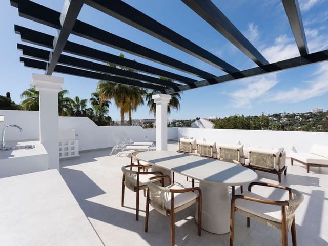 3 makuuhuone Kattohuoneisto myytävänä paikassa Nueva Andalucia, Marbella - 749 000 € (Ref: 9910575)