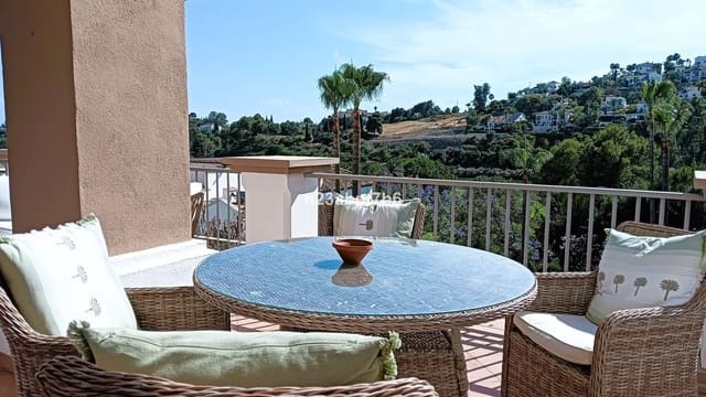 3 soveværelse Lejlighed til salg i Los Arqueros, Benahavís - € 495.000 (Ref: 9910577)