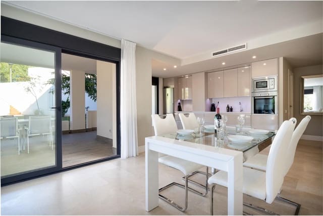 2 sovrum Lägenhet till salu i Selwo, Estepona - 435 000 € (Ref: 9910578)