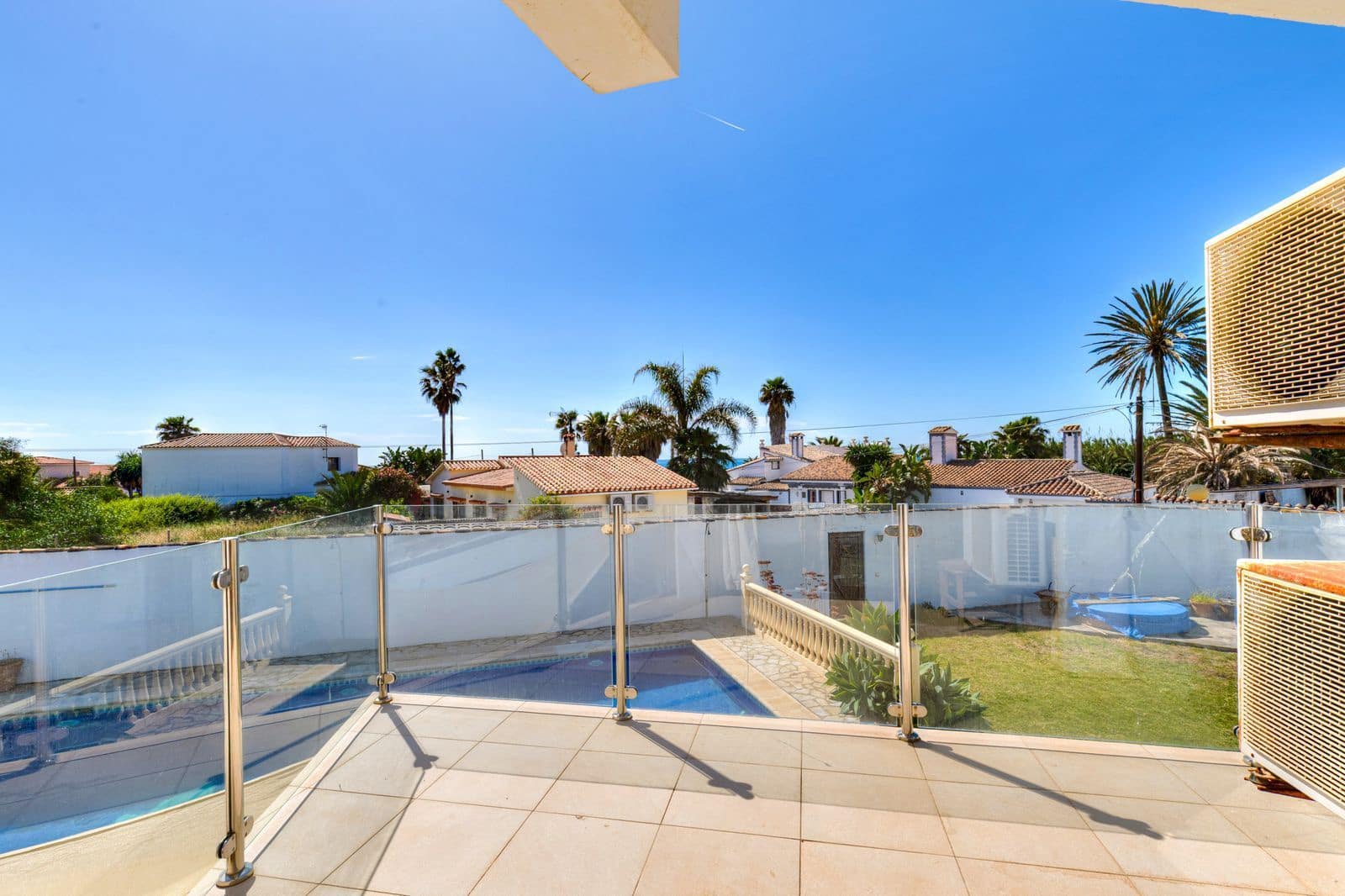 2 bedroom Villa for sale in Estepona - € 1,200,000 (Ref: 9910579)
