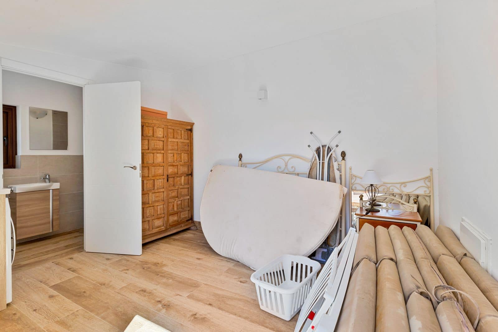 2 bedroom Villa for sale in Estepona - € 1,200,000 (Ref: 9910579)