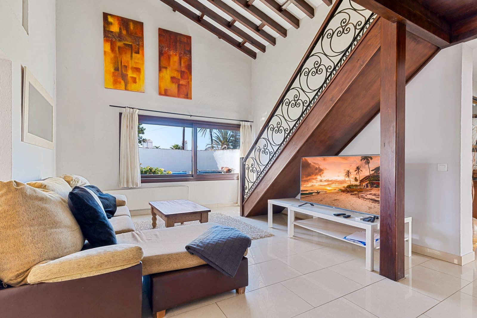 2 bedroom Villa for sale in Estepona - € 1,200,000 (Ref: 9910579)