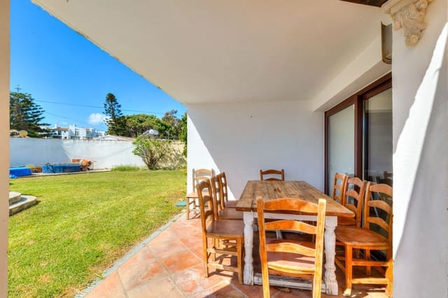 2 bedroom Villa for sale in Estepona - € 1,200,000 (Ref: 9910579)