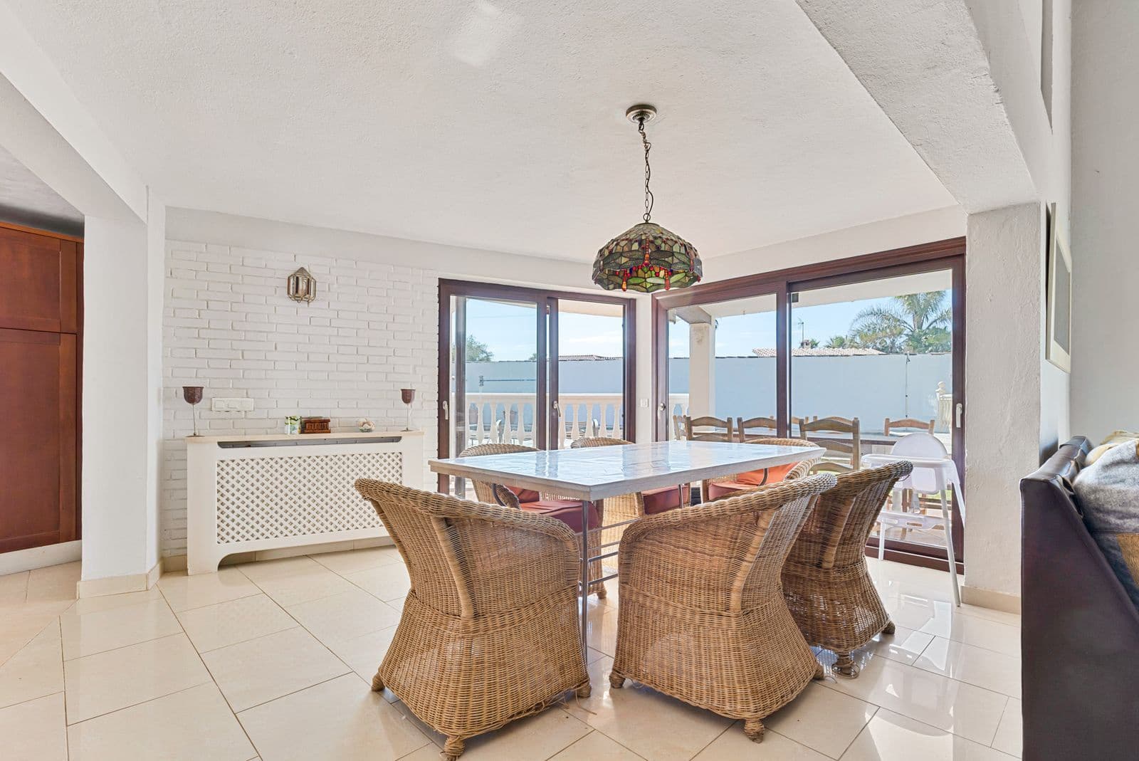2 bedroom Villa for sale in Estepona - € 1,200,000 (Ref: 9910579)