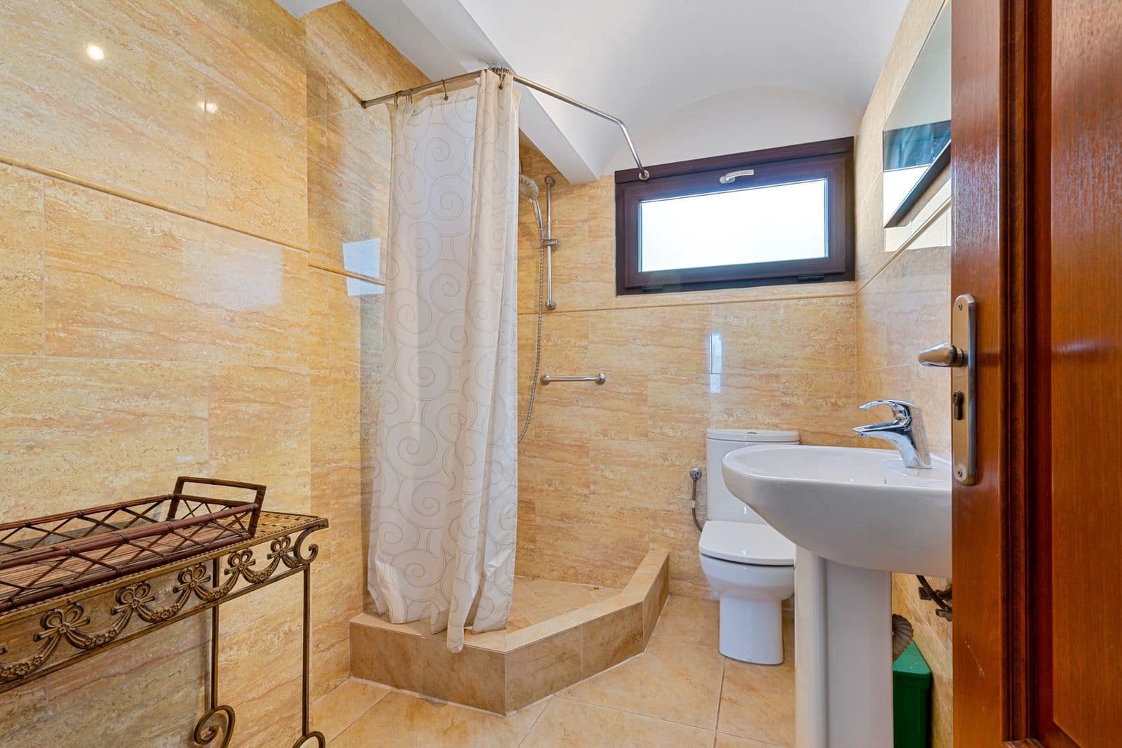 2 bedroom Villa for sale in Estepona - € 1,200,000 (Ref: 9910579)