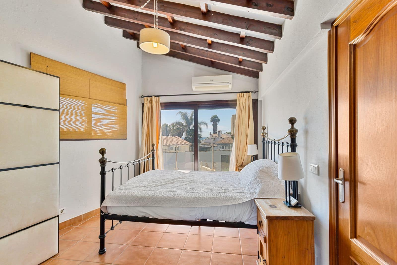 2 bedroom Villa for sale in Estepona - € 1,200,000 (Ref: 9910579)