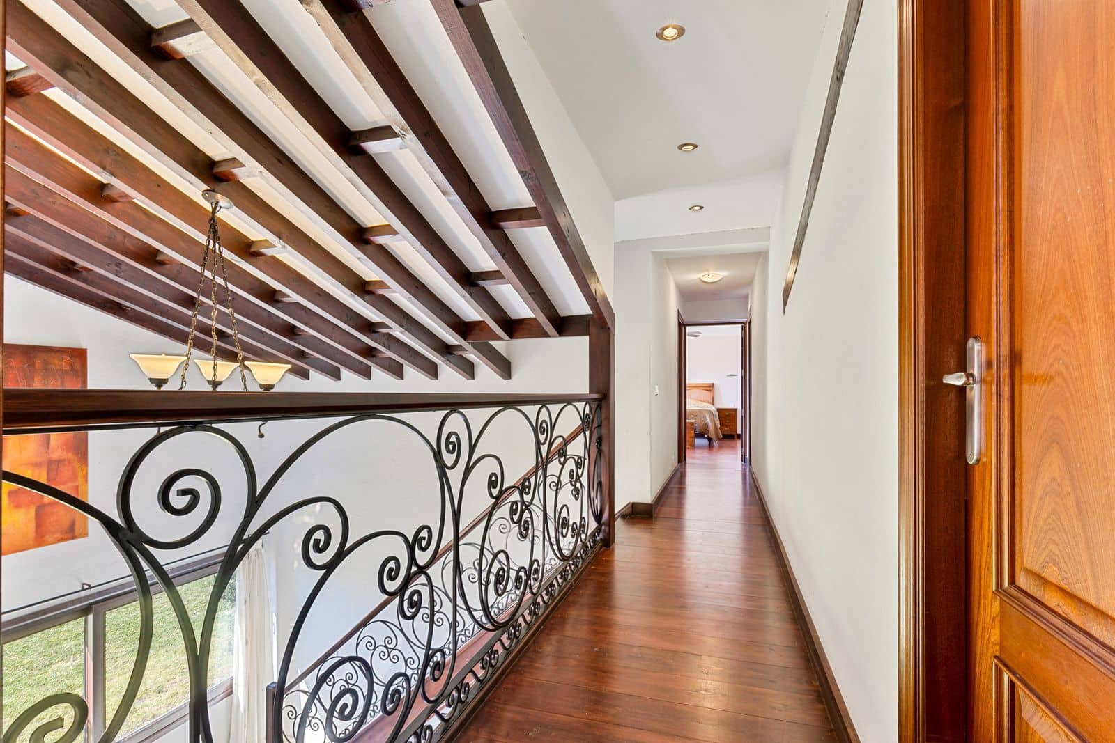 2 bedroom Villa for sale in Estepona - € 1,200,000 (Ref: 9910579)