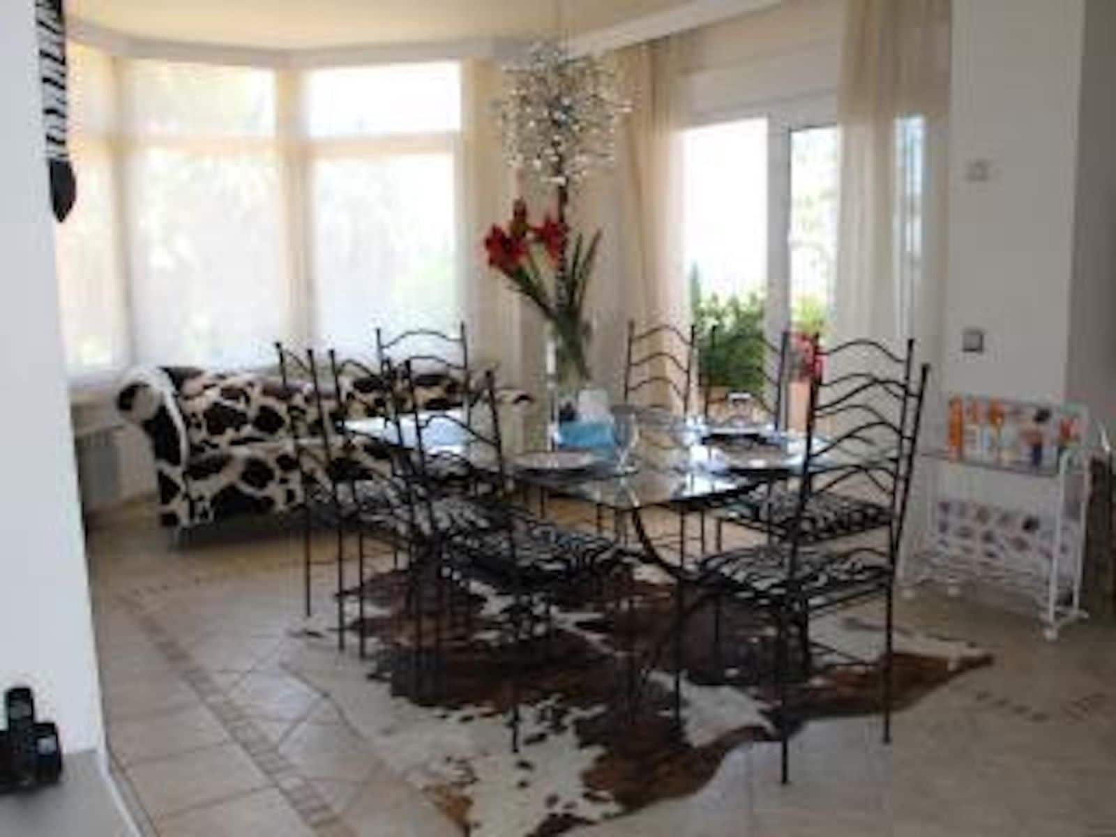 5 slaapkamer Villa te koop in Calahonda - € 1.250.000 (Ref: 9910580)