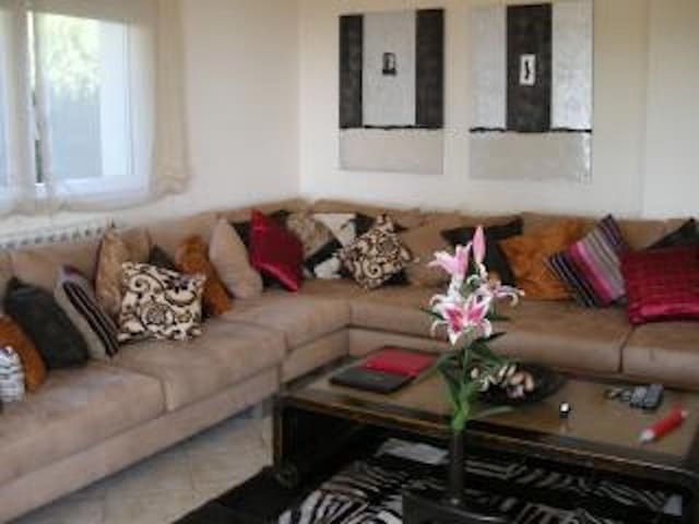 5 slaapkamer Villa te koop in Calahonda, Mijas - € 1.250.000 (Ref: 9910580)