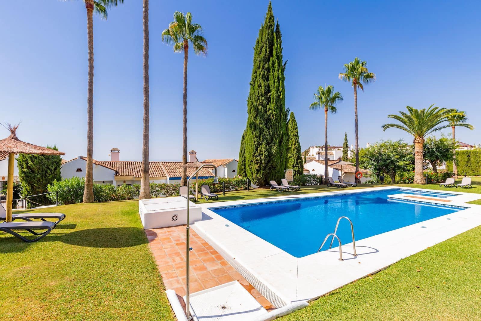 2 slaapkamer Huis te koop in Los Arqueros - € 550.000 (Ref: 9910583)