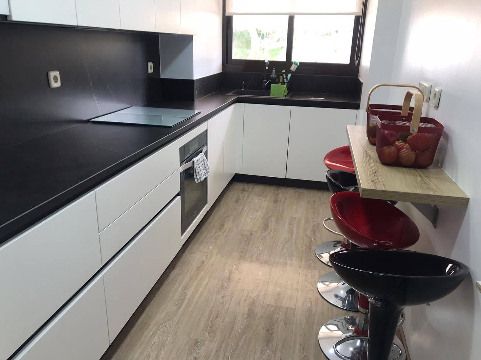 3 makuuhuone Huoneisto myytävänä paikassa Estepona - 449 000 € (Ref: 9910584)