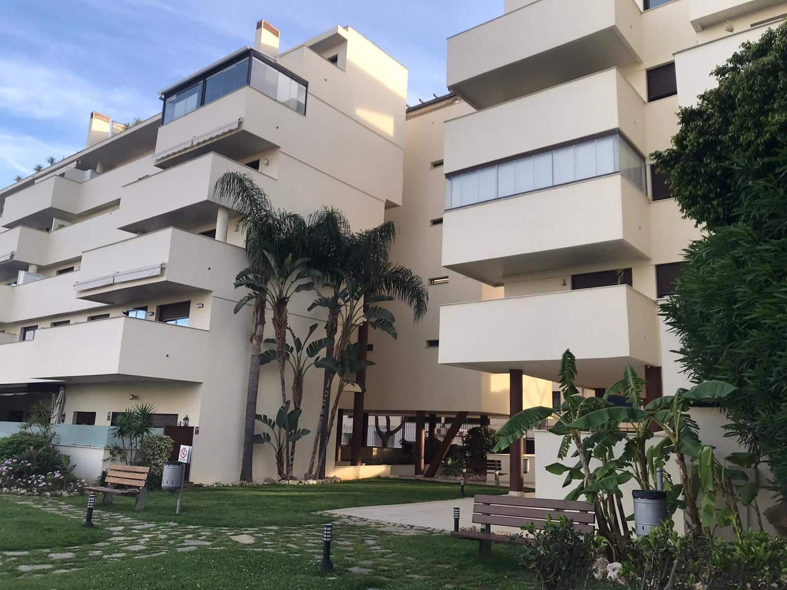 3 makuuhuone Huoneisto myytävänä paikassa Estepona - 449 000 € (Ref: 9910584)