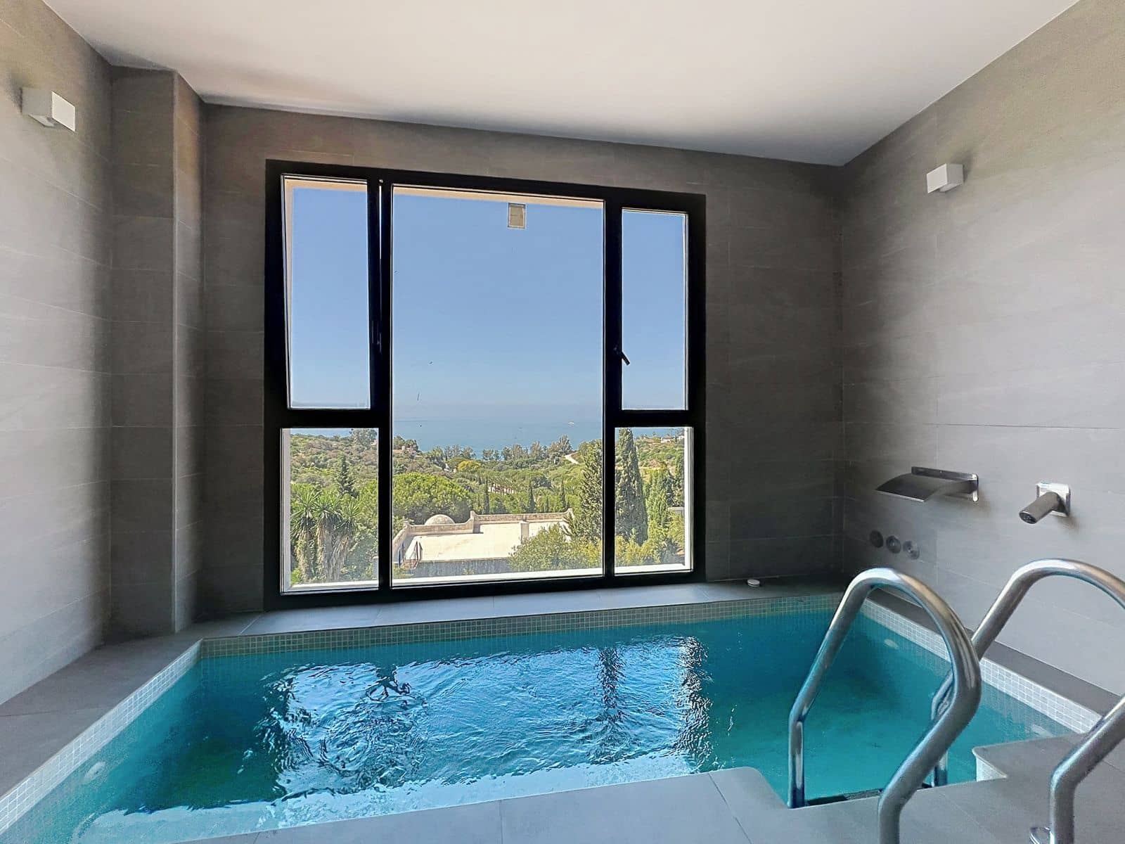 4 bedroom Townhouse for sale in Manilva - € 490,000 (Ref: 9910585)