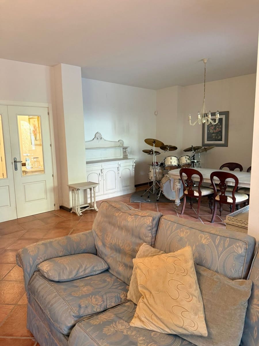 4 sovrum Semi-fristående Villa till salu i Sotogrande - 695 000 € (Ref: 9910594)