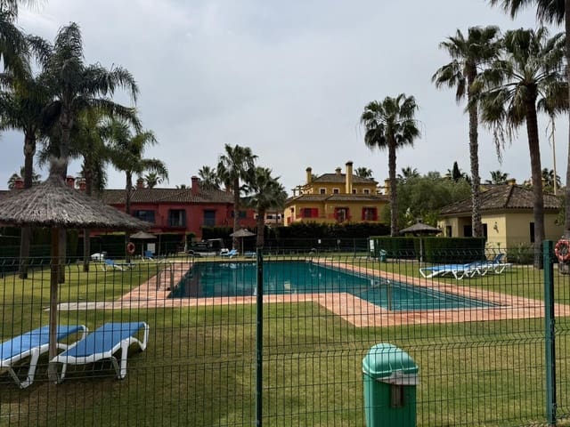 4 sovrum Semi-fristående Villa till salu i Sotogrande Costa, San Roque - 695 000 € (Ref: 9910594)