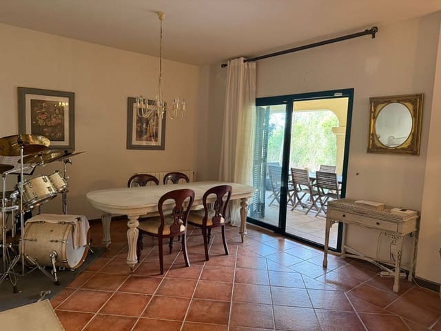 4 sovrum Semi-fristående Villa till salu i Sotogrande Costa, San Roque - 695 000 € (Ref: 9910594)