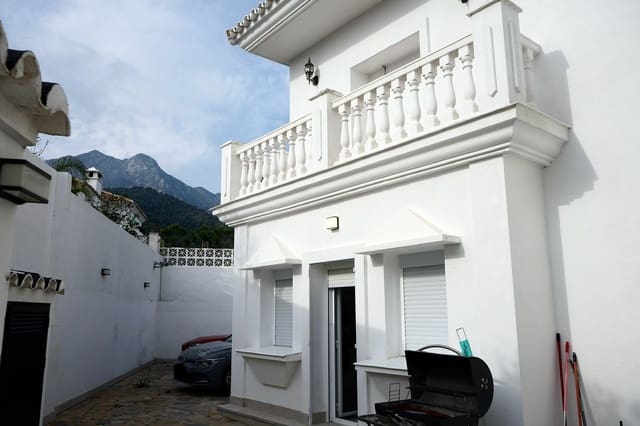6 slaapkamer Villa te koop in Marbella - € 1.950.000 (Ref: 9910596)