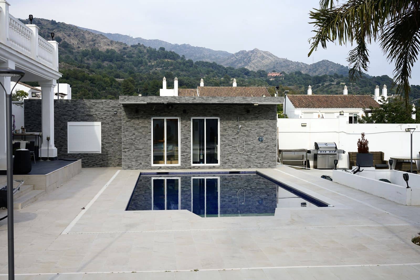 6 slaapkamer Villa te koop in Marbella - € 1.950.000 (Ref: 9910596)