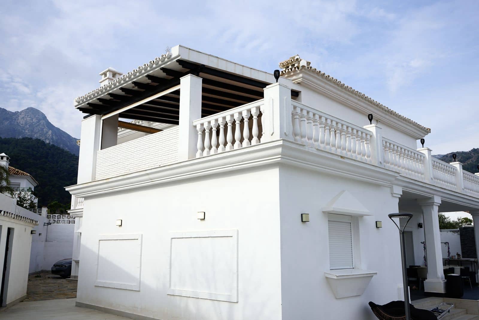 6 slaapkamer Villa te koop in Marbella - € 1.950.000 (Ref: 9910596)