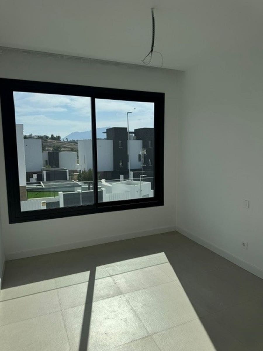 3 slaapkamer Halfvrijstaande villa te koop in Atalaya-Isdabe - € 900.000 (Ref: 9910599)