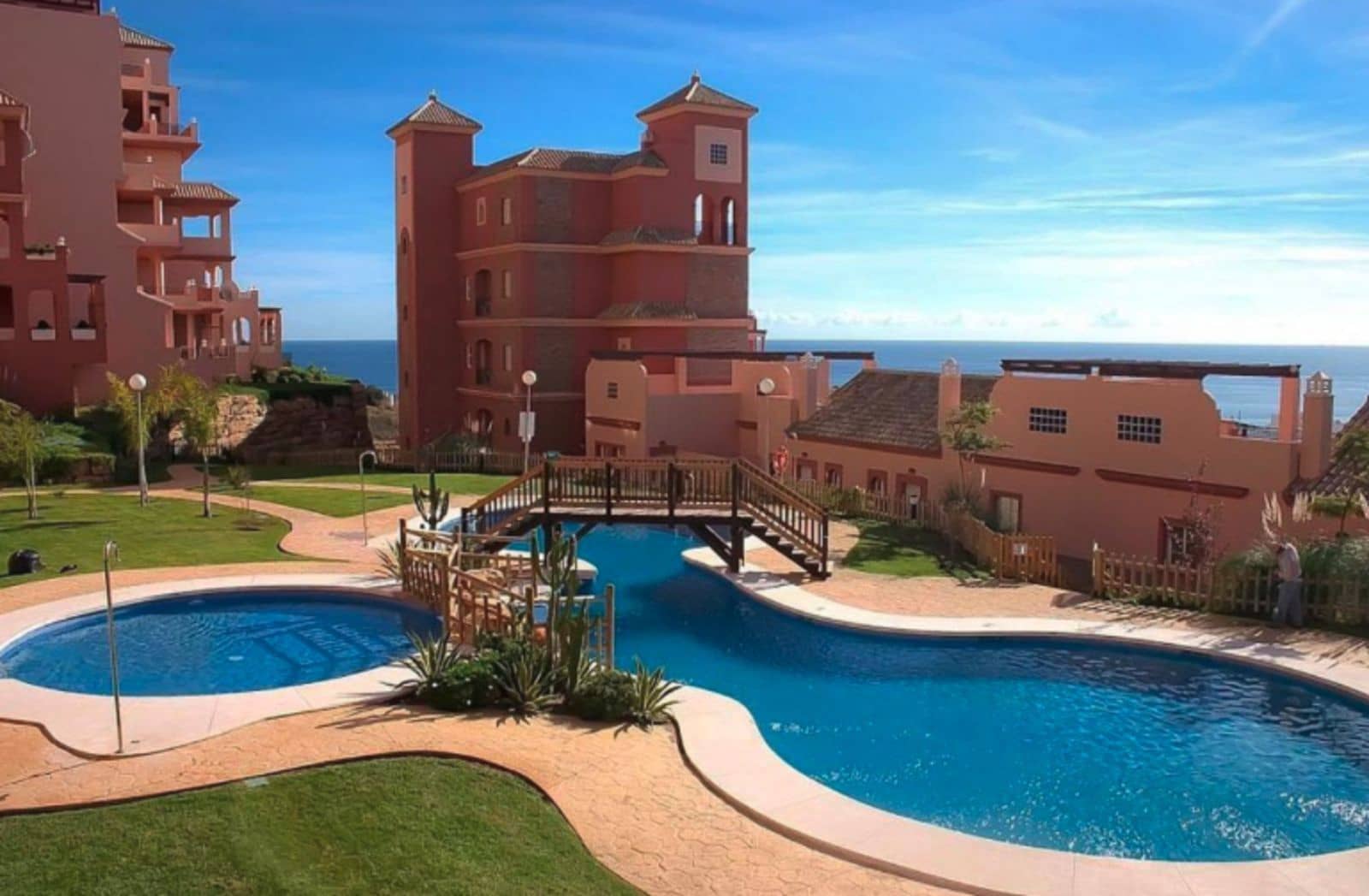 2 Zimmer Apartment zu verkaufen in La Duquesa / Puerto de la Duquesa - 270.000 € (Ref: 9910600)