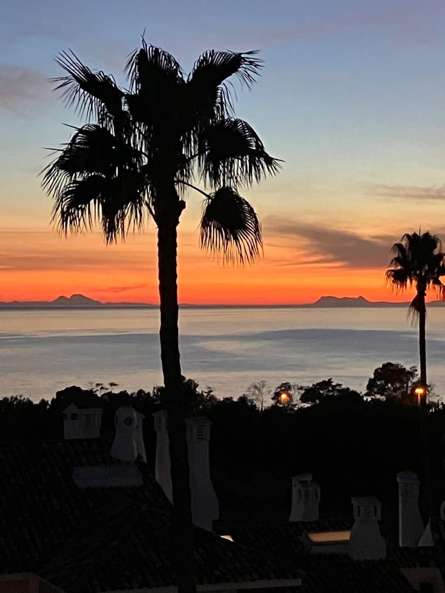 1 soverom Penthouse til salgs i Marbella - € 420 000 (Ref: 9910602)