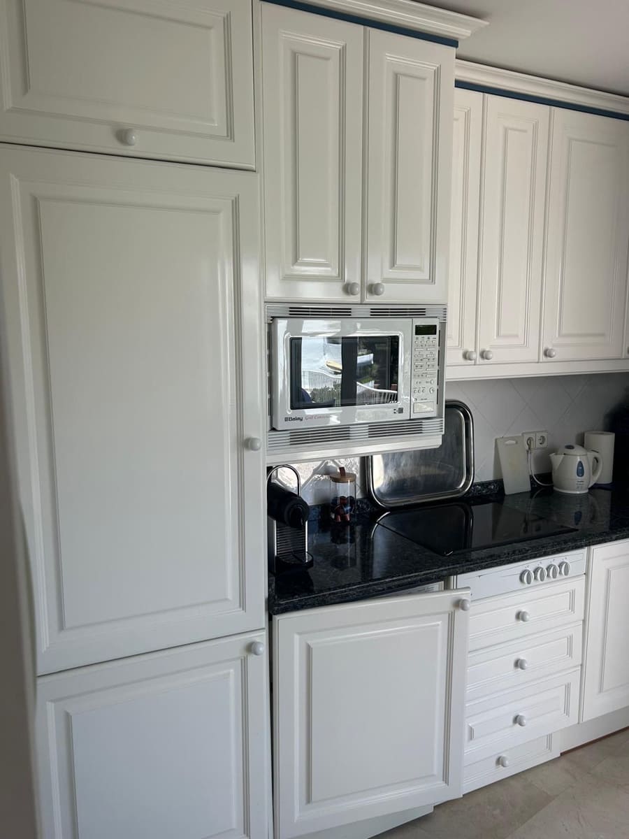 1 soverom Penthouse til salgs i Marbella - € 420 000 (Ref: 9910602)