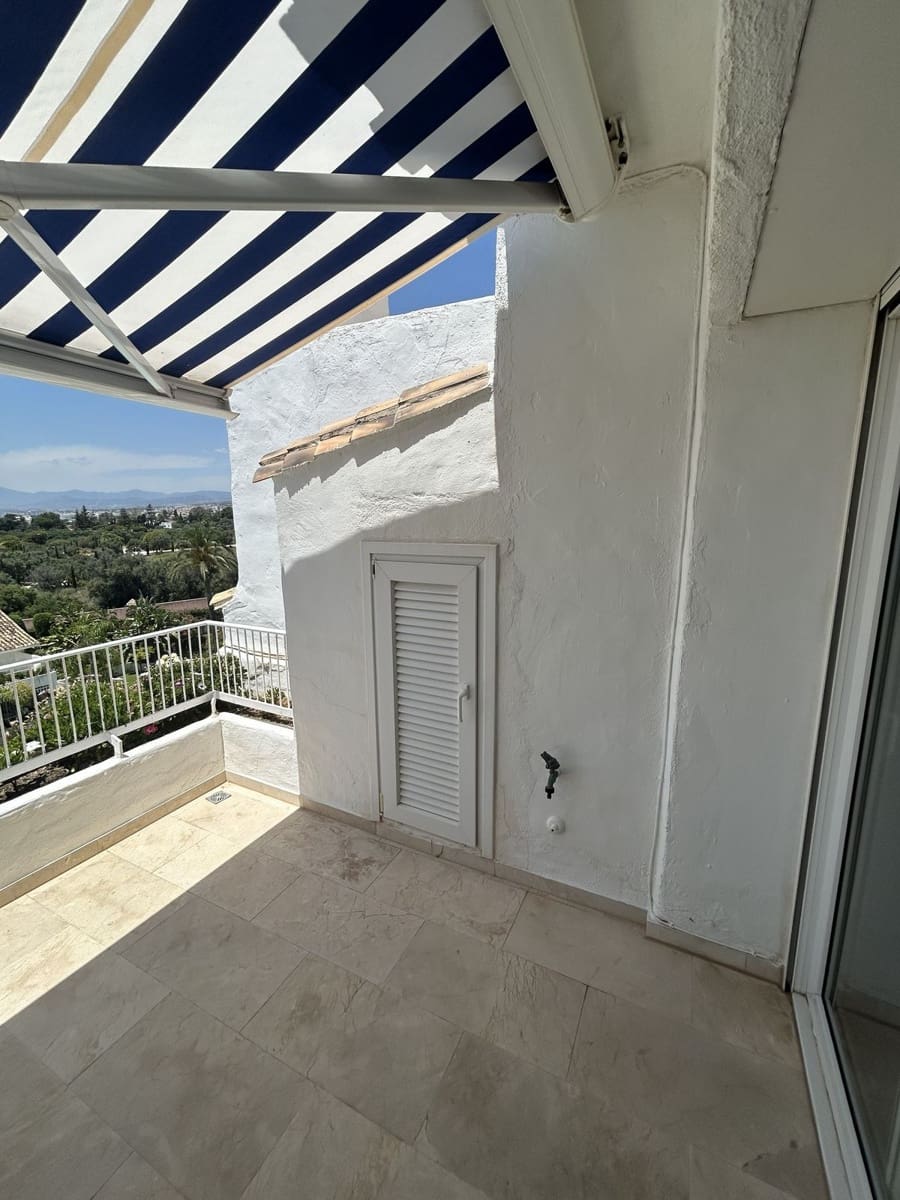 1 soverom Penthouse til salgs i Marbella - € 420 000 (Ref: 9910602)