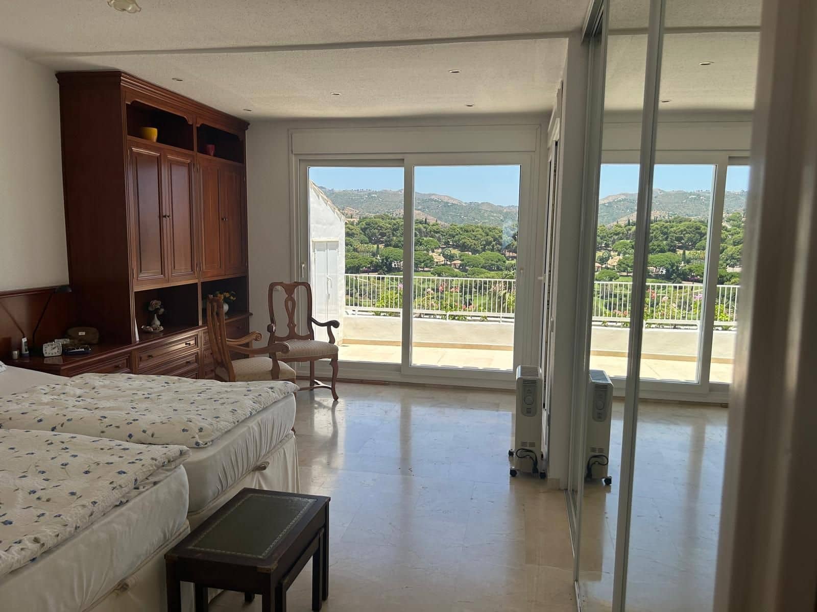 1 soverom Penthouse til salgs i Marbella - € 420 000 (Ref: 9910602)