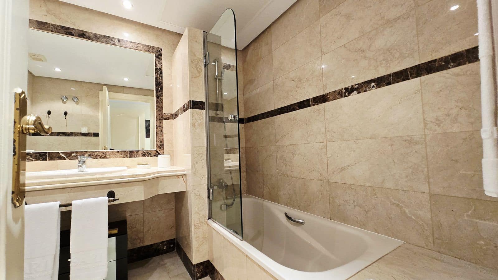 2 Zimmer Apartment zu verkaufen in Puerto Banus - 825.000 € (Ref: 9910603)