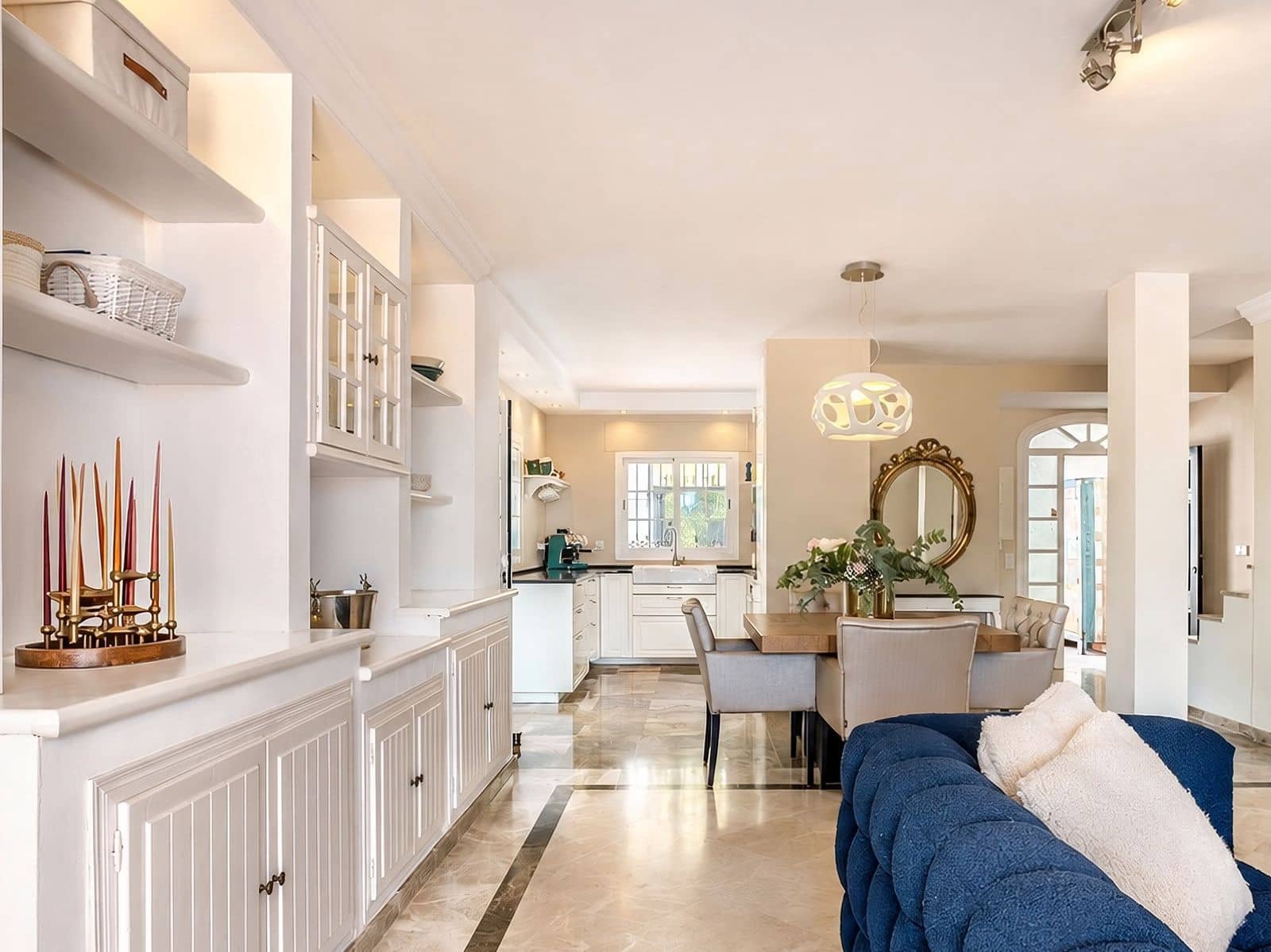 4 sovrum Semi-fristående Villa till salu i Nueva Andalucia - 1 595 000 € (Ref: 9910604)