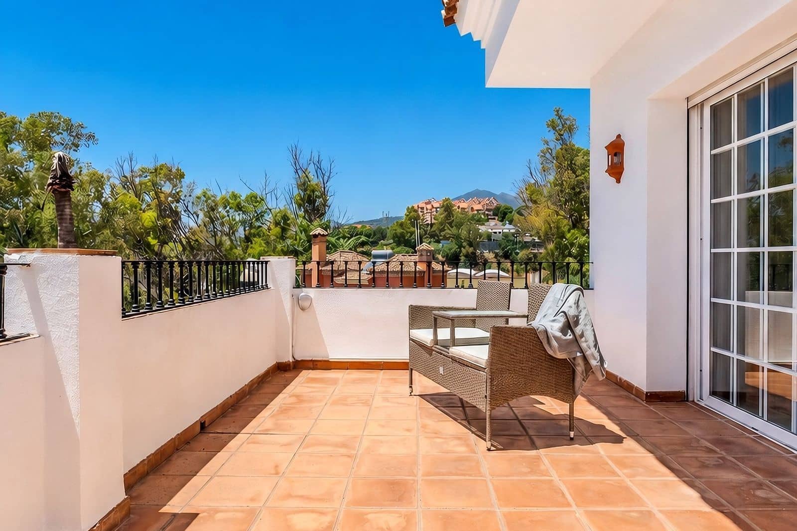 4 sovrum Semi-fristående Villa till salu i Nueva Andalucia - 1 595 000 € (Ref: 9910604)