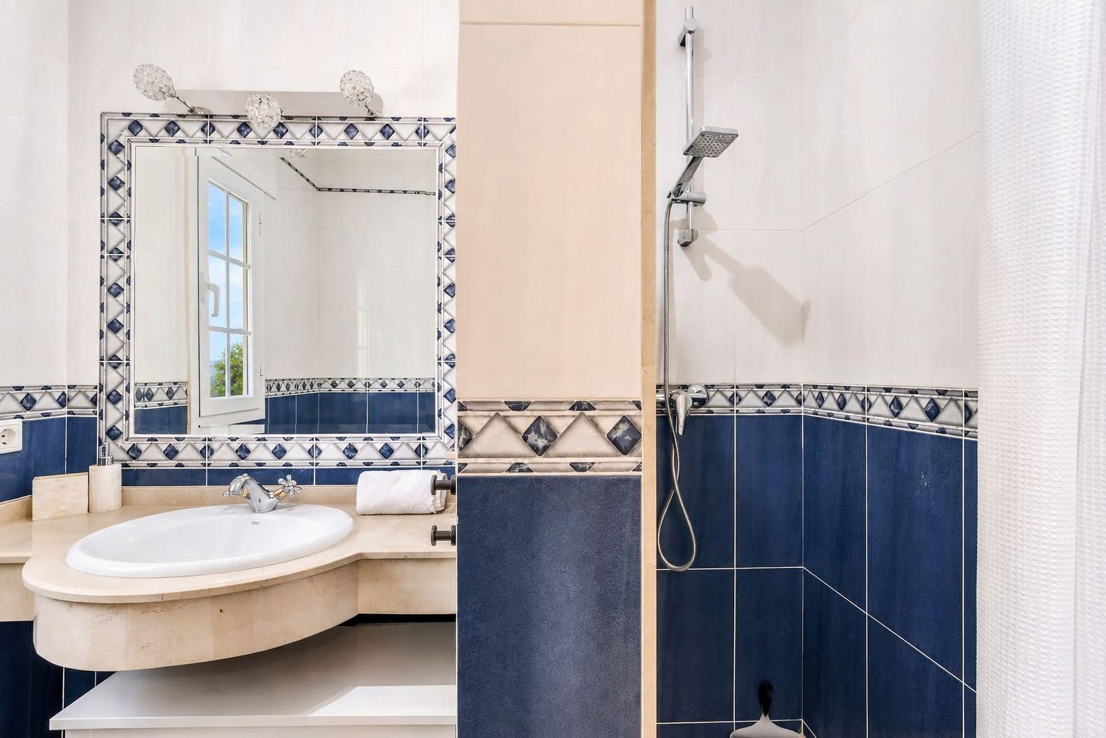4 sovrum Semi-fristående Villa till salu i Nueva Andalucia - 1 595 000 € (Ref: 9910604)