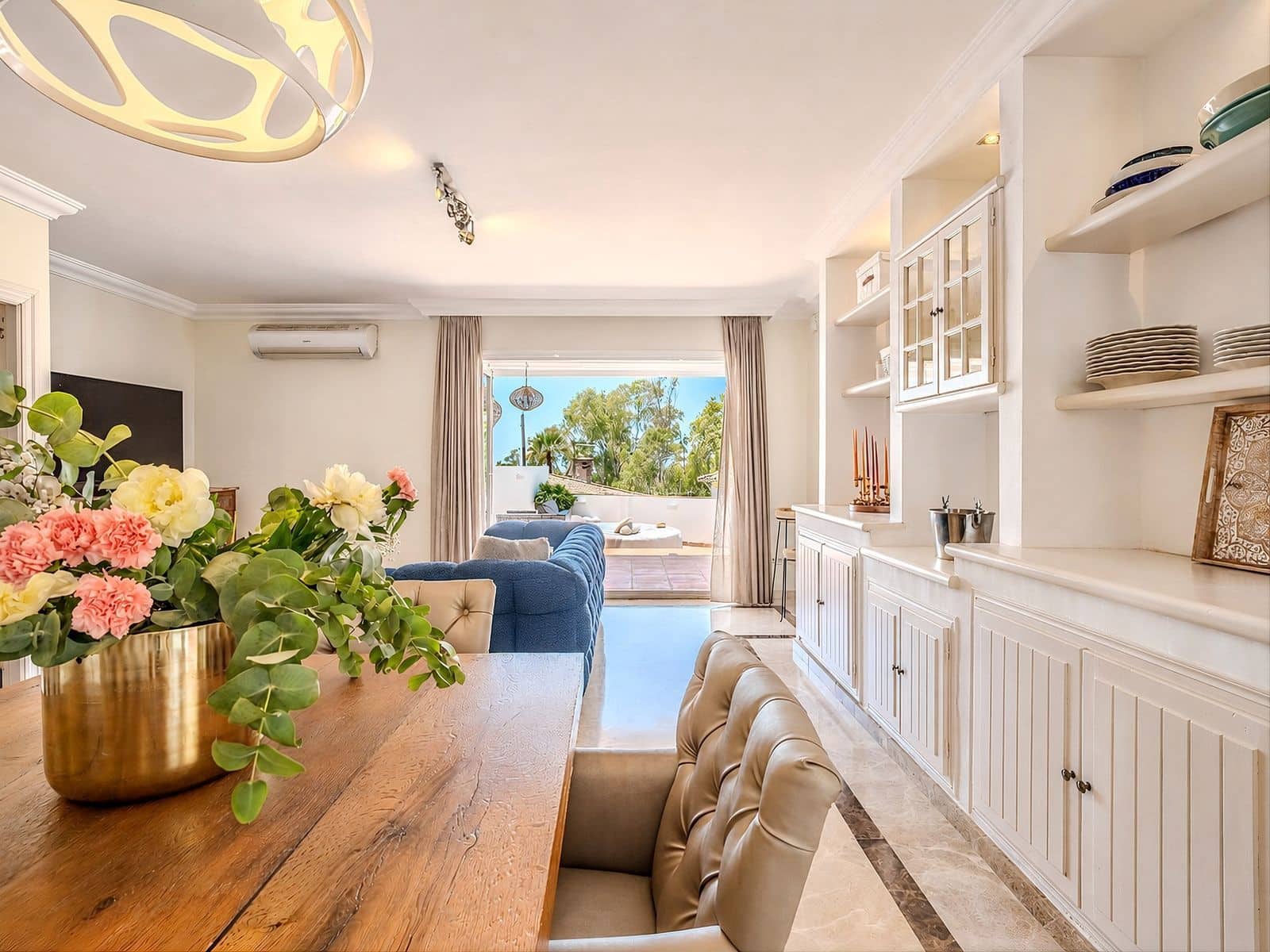 4 sovrum Semi-fristående Villa till salu i Nueva Andalucia - 1 595 000 € (Ref: 9910604)