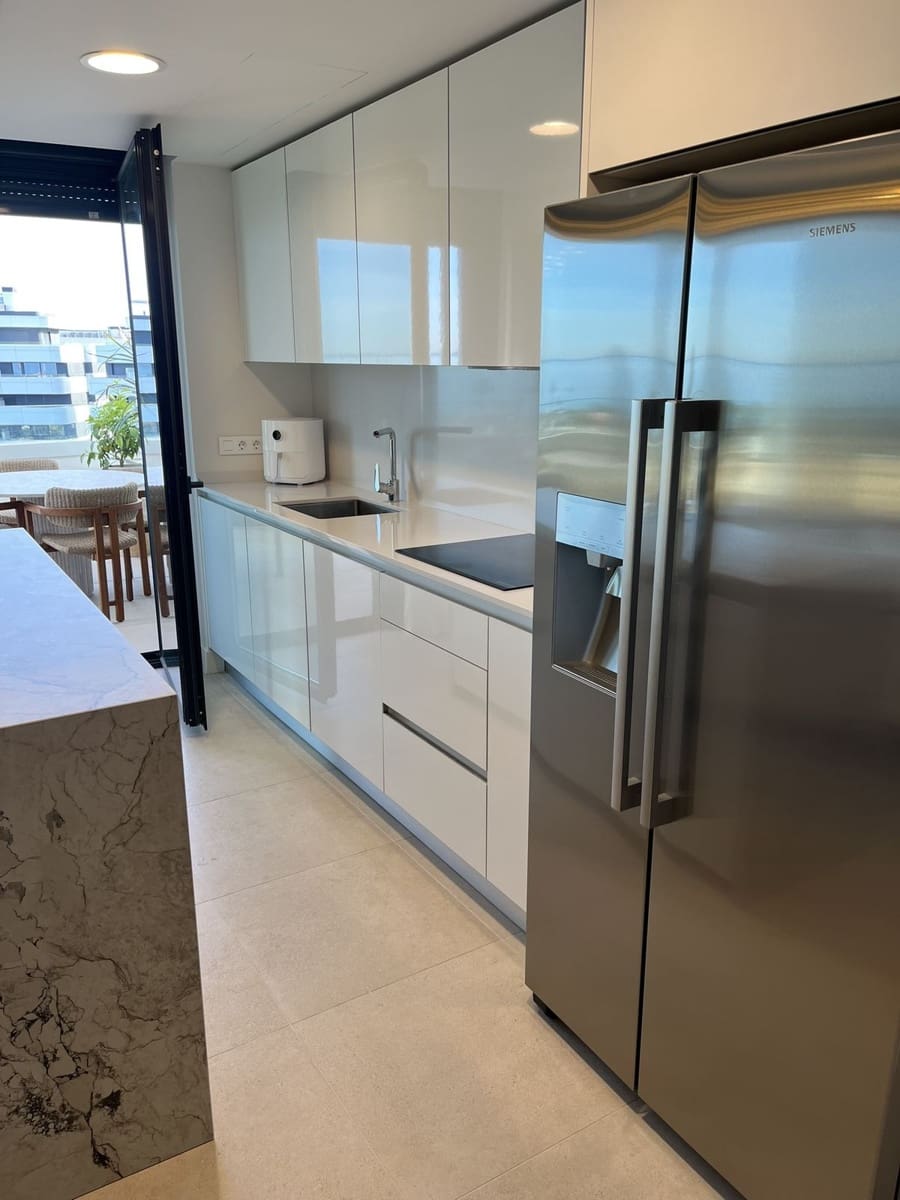 2 slaapkamer Appartement te koop in Torremolinos - € 1.240.000 (Ref: 9910605)