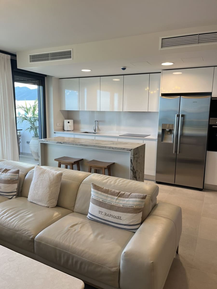 2 slaapkamer Appartement te koop in Torremolinos - € 1.240.000 (Ref: 9910605)