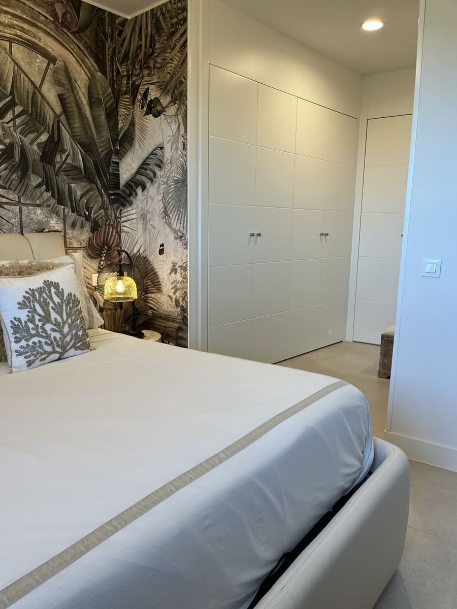 2 slaapkamer Appartement te koop in Torremolinos - € 1.240.000 (Ref: 9910605)
