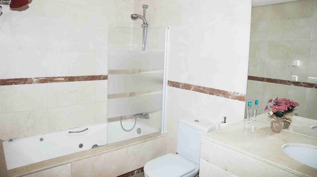 2 soveværelse Lejlighed til salg i San Pedro de Alcantara, Marbella - € 799.000 (Ref: 9910608)