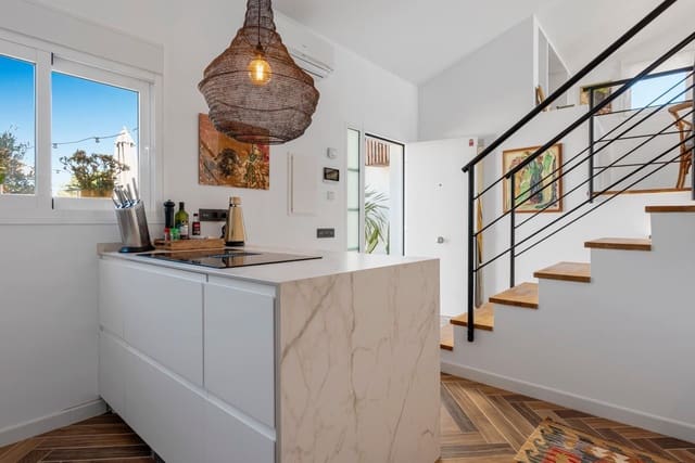 2 sovrum Hus till salu i Bahía Dorada, Estepona - 690 000 € (Ref: 9910609)