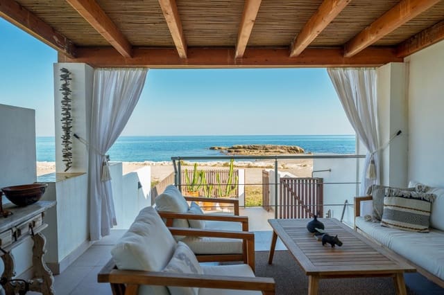 2 sovrum Hus till salu i Bahía Dorada, Estepona - 690 000 € (Ref: 9910609)