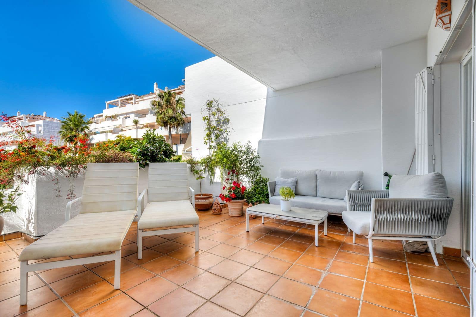 3 soverom Leilighet til salgs i Estepona - € 460 000 (Ref: 9910611)