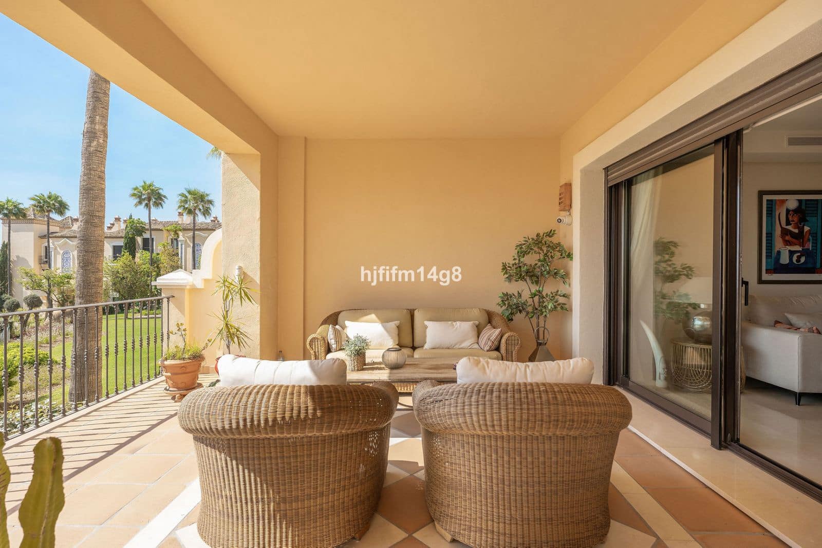 2 bedroom Apartment for sale in Benahavis - € 895,000 (Ref: 9910613)