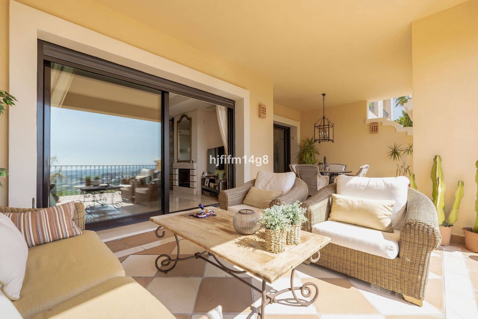 2 bedroom Apartment for sale in Benahavis - € 895,000 (Ref: 9910613)