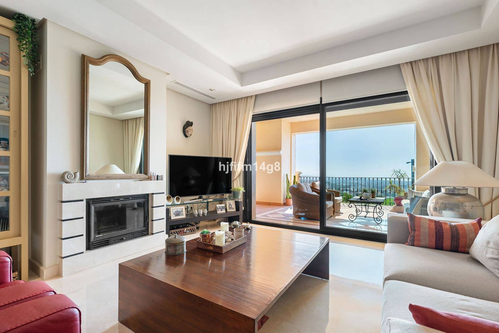 2 bedroom Apartment for sale in Benahavis - € 895,000 (Ref: 9910613)