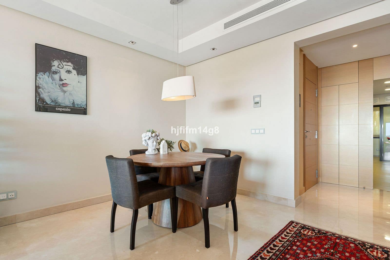 2 bedroom Apartment for sale in Benahavis - € 895,000 (Ref: 9910613)