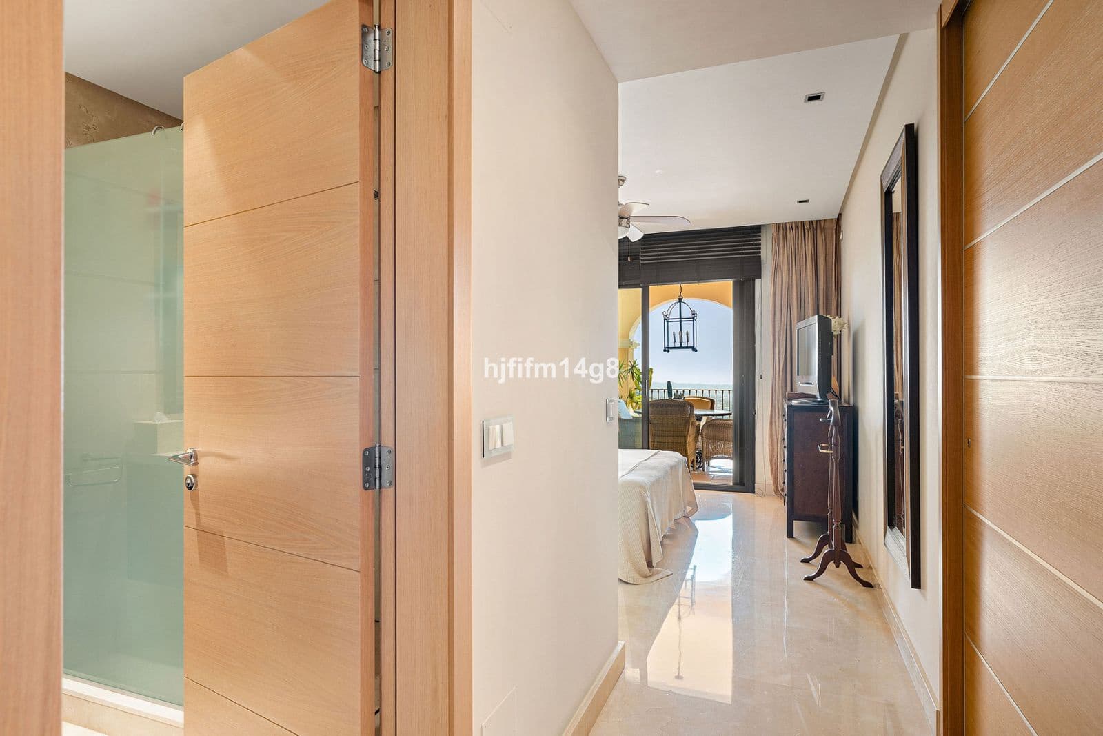 2 bedroom Apartment for sale in Benahavis - € 895,000 (Ref: 9910613)